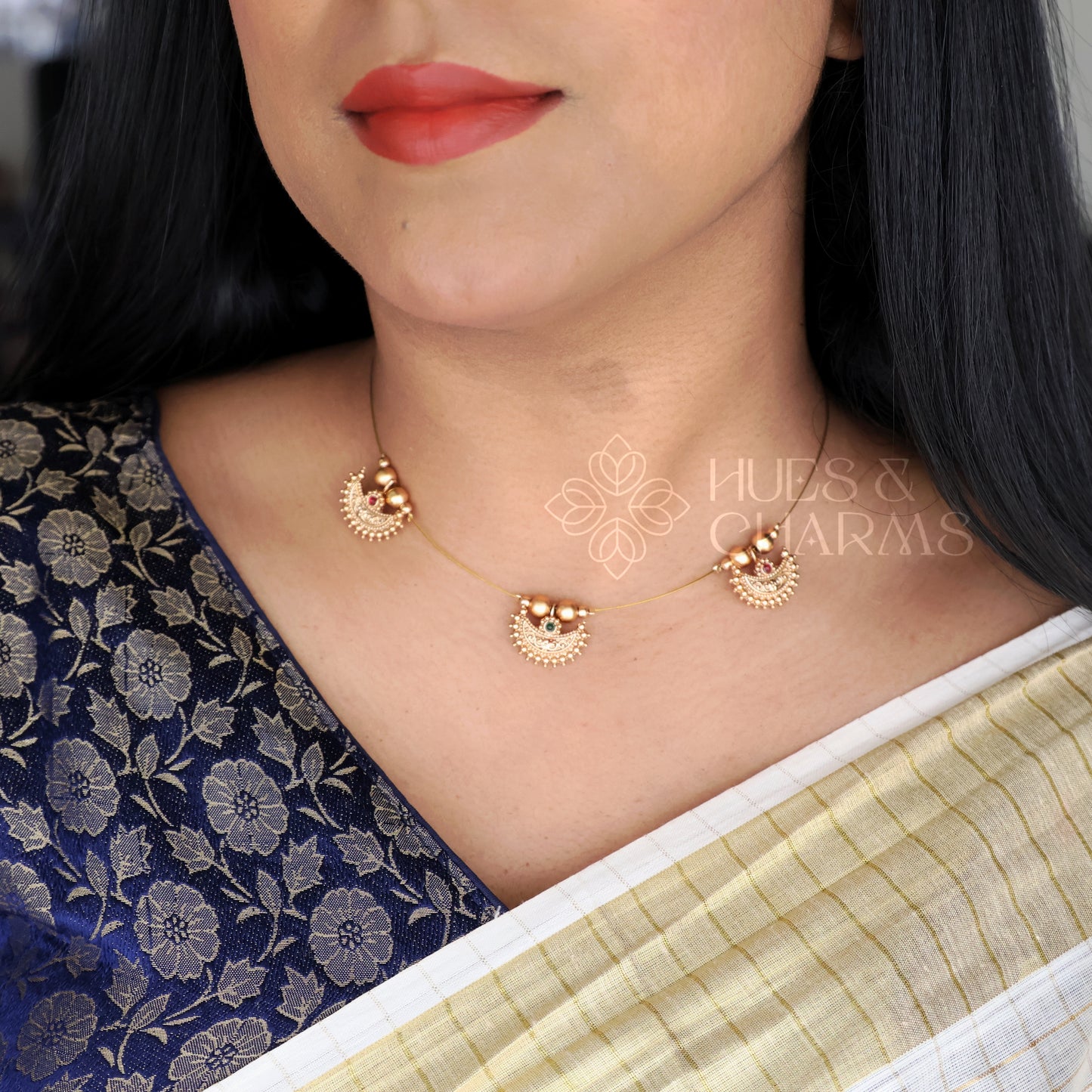 GOLDEN 3 DIYA FLOATING NECKPIECE