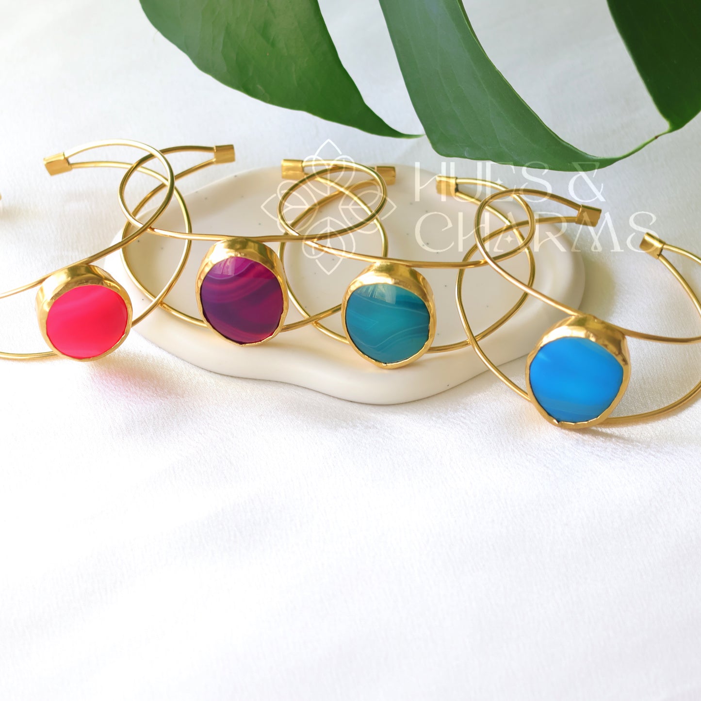 GOLDEN ADJUSTABLE OVAL BANGLE (COLOURS AVAILABLE)