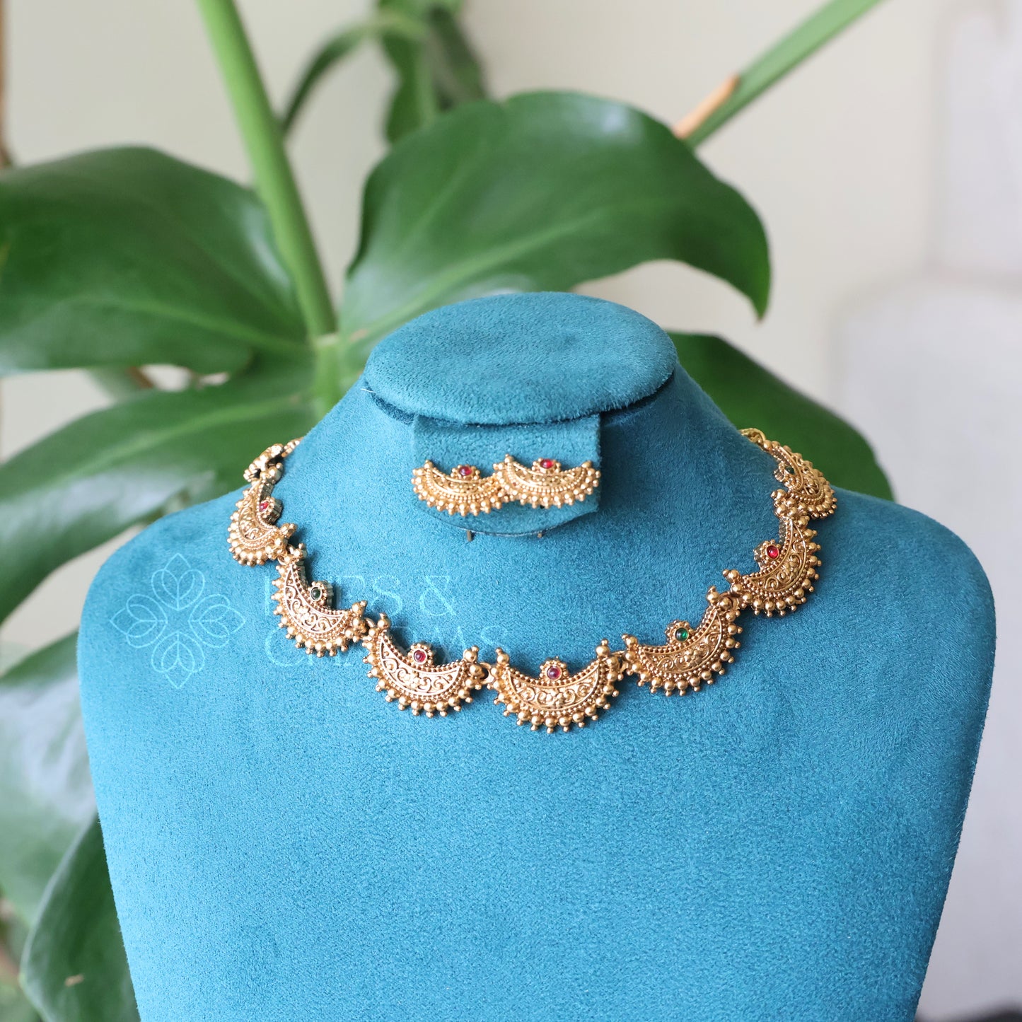 TRADITIONAL DIYA NECKLACE SET (COLOURS AVAILABLE)