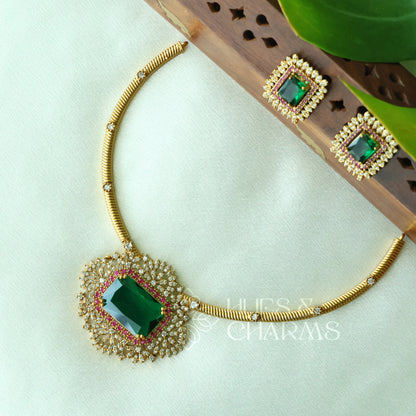 STATEMENT EMERALD HASLI NECKLACE SET