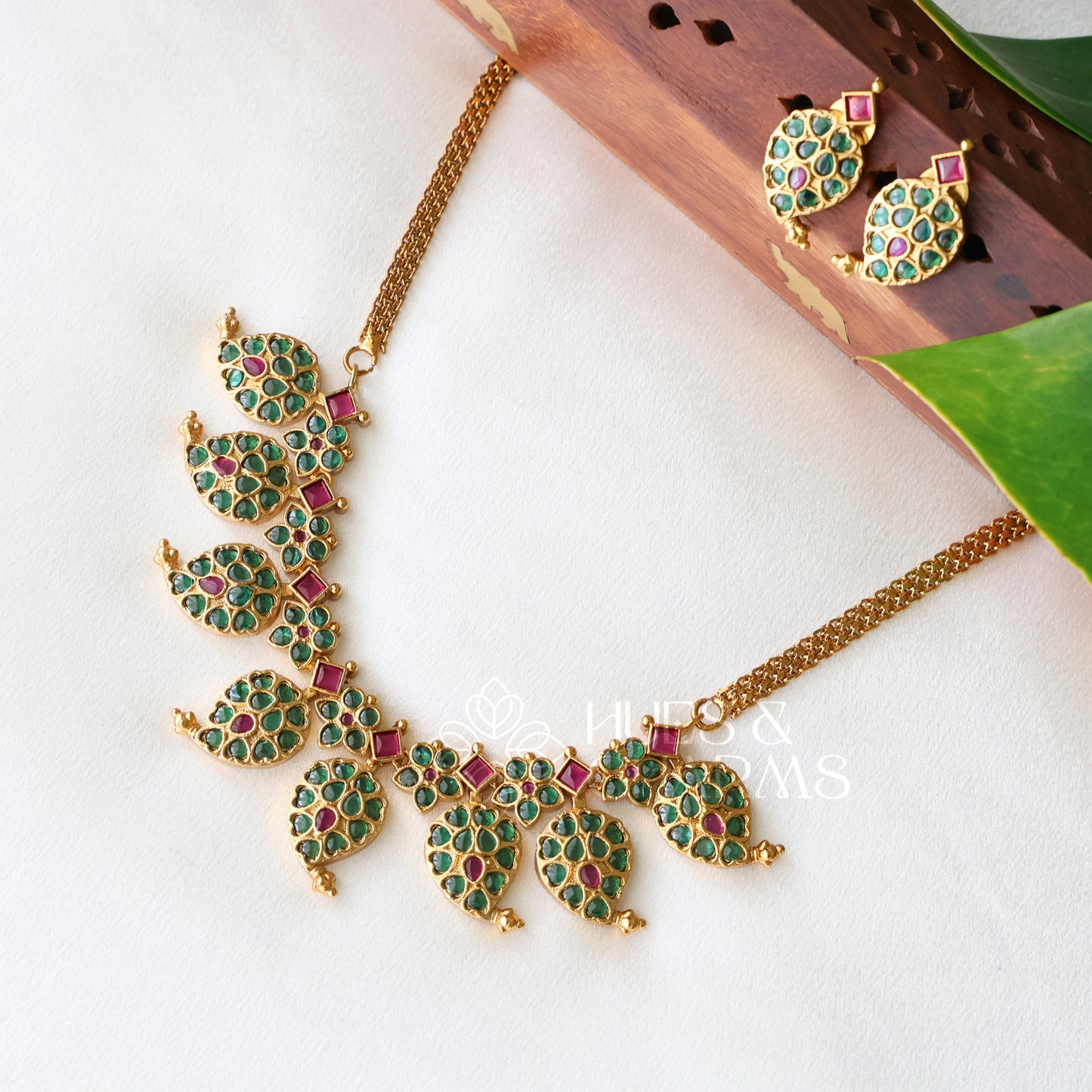 TRADITIONAL KEMP MANGO MOTIF NECKLACE SET | Premium jewellery