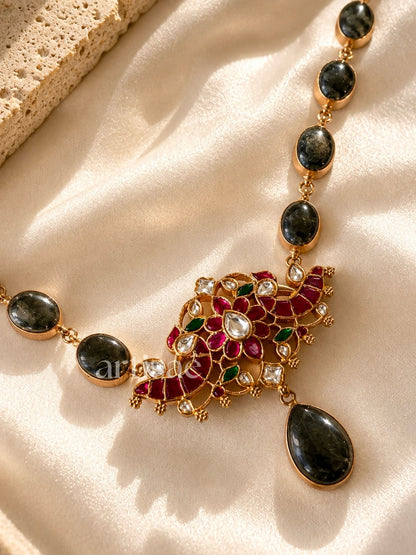 SERÉNA NATURAL STONE MID LENGTH NECKLACE SET - LABRADORITE