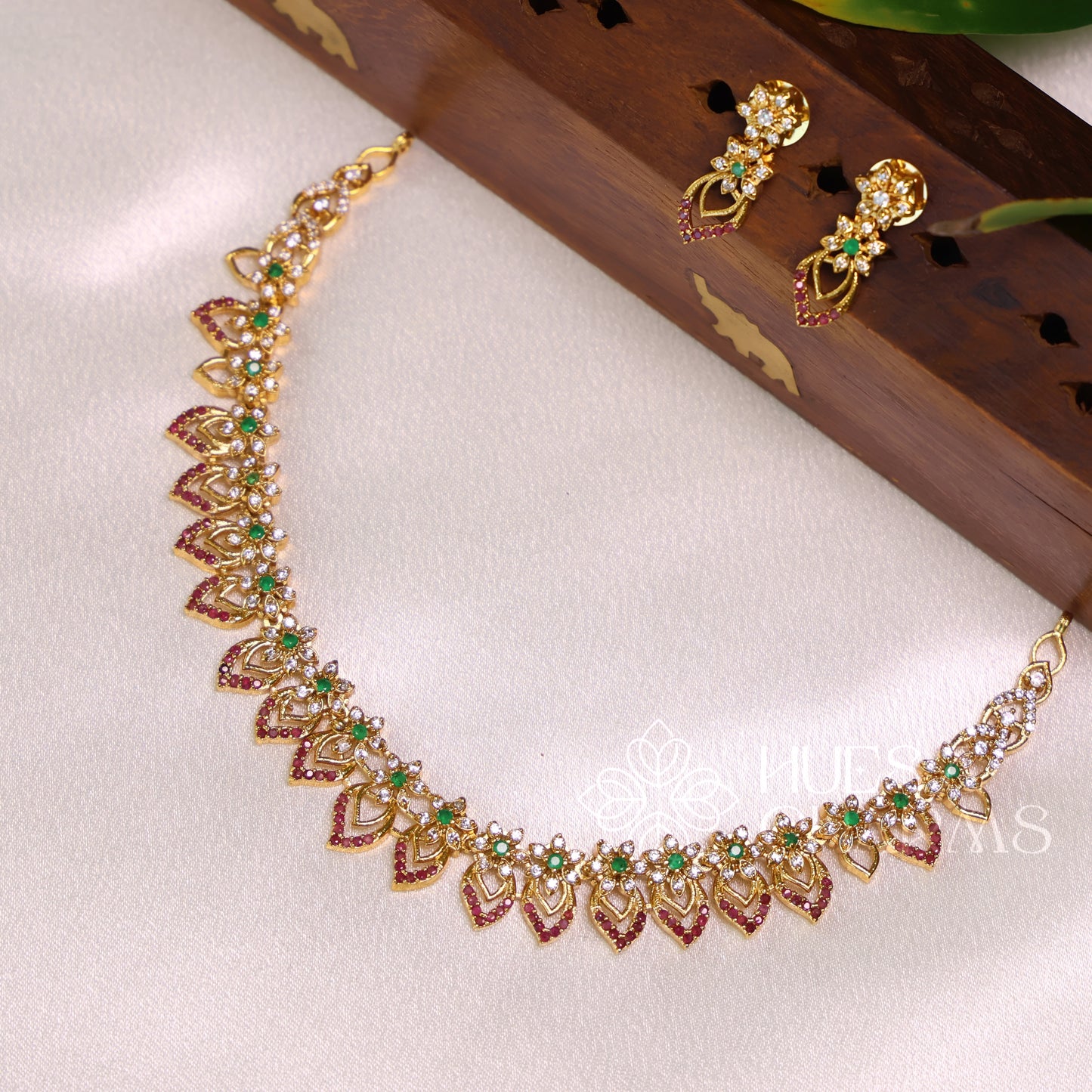 GOLDEN RUBY BLOOM NECKLACE SET