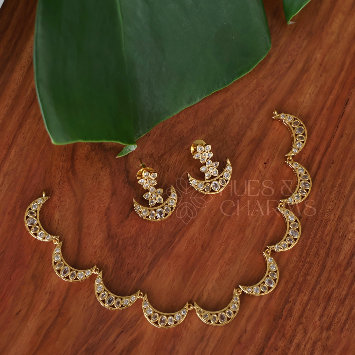 GOLDEN CHANDRA PUSHPA AD NECKLACE SET