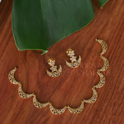 GOLDEN CHANDRA PUSHPA AD NECKLACE SET