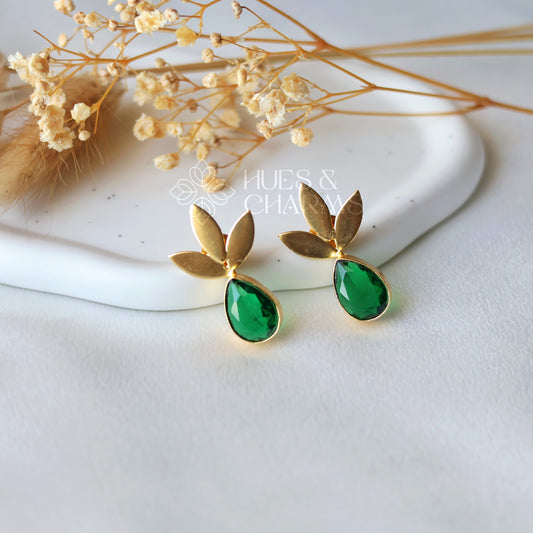 GOLDEN 3 LEAF GLOSSY EARRINGS - GREEN