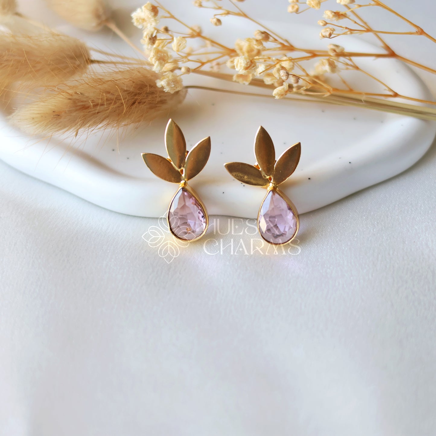 GOLDEN 3 LEAF GLOSSY EARRINGS - LIGHT PINK