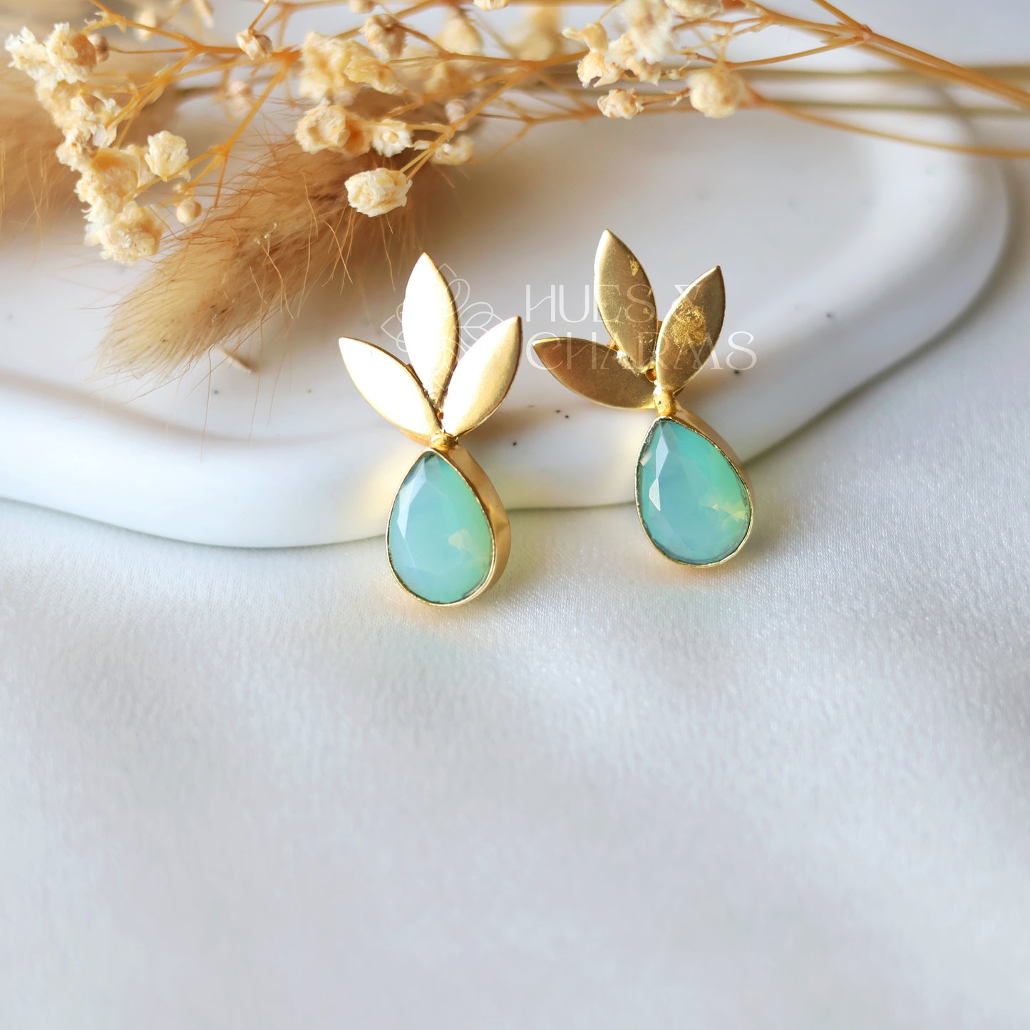 GOLDEN 3 LEAF GLOSSY EARRINGS - CLOUDY OCEAN GREEN