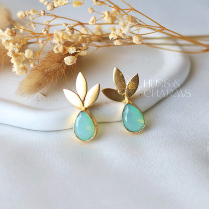 GOLDEN 3 LEAF GLOSSY EARRINGS - CLOUDY OCEAN GREEN