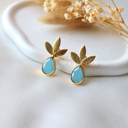 GOLDEN 3 LEAF GLOSSY EARRINGS - CLOUDY SKY BLUE