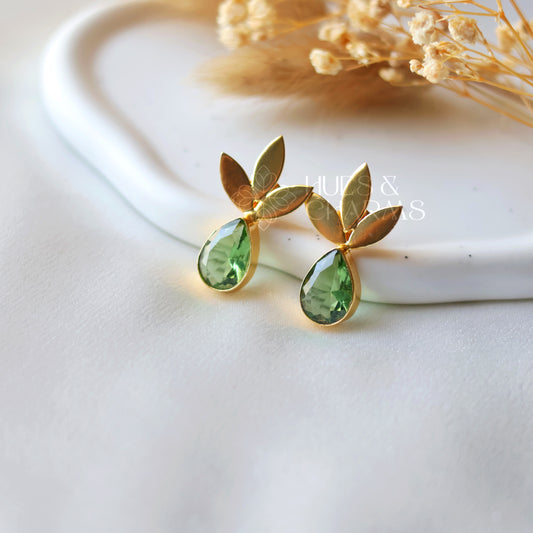 GOLDEN 3 LEAF GLOSSY EARRINGS - PARROT GREEN