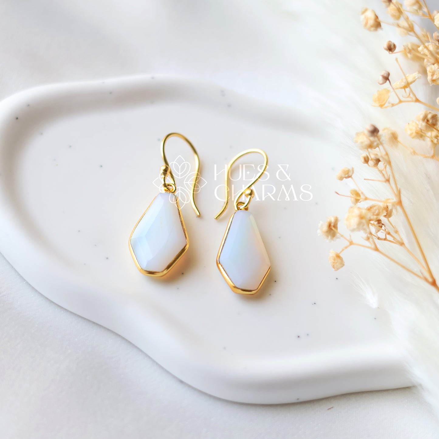 GOLDEN HEXAGON DROP EARRINGS - CLOUDY WHITE