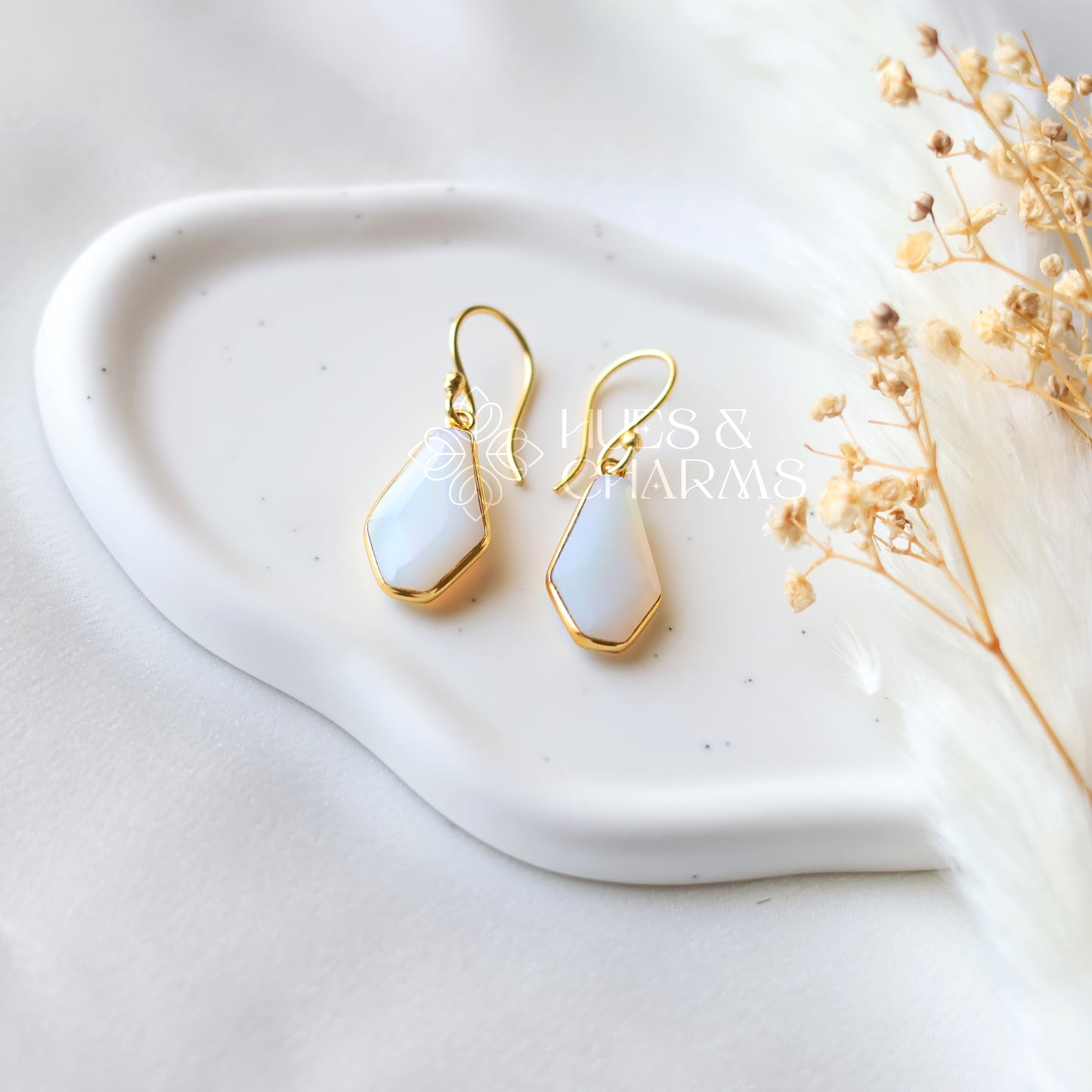 GOLDEN HEXAGON DROP EARRINGS - CLOUDY WHITE