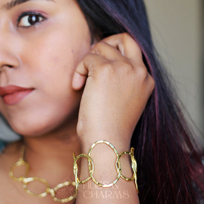 GOLDEN HAMMERED ADJUSTABLE BANGLE