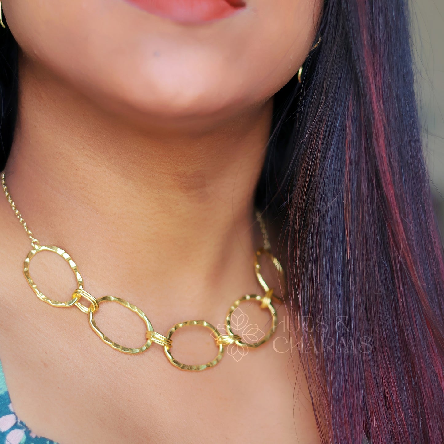 MULTI HOOP HAMMERED CHAIN NECKLACE