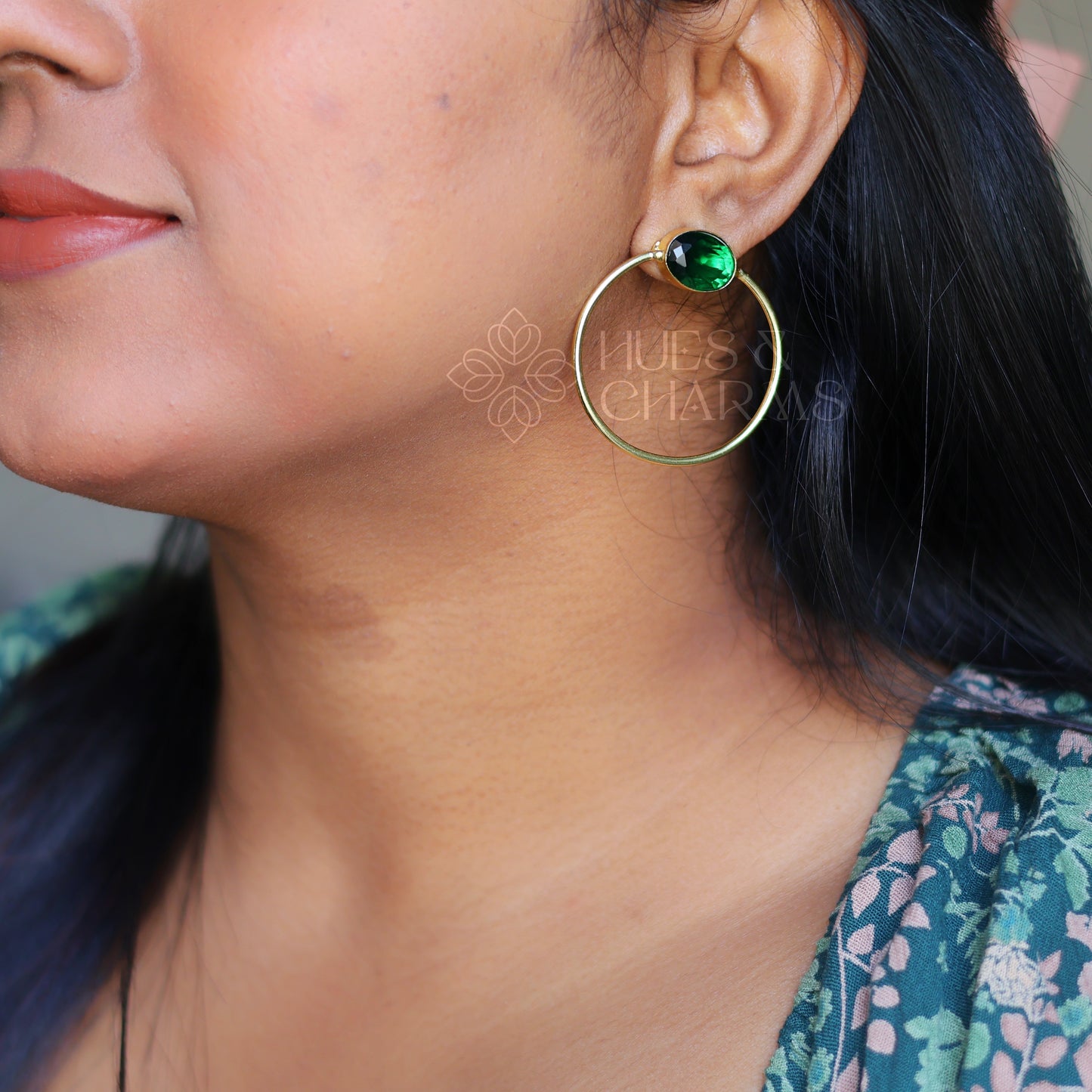 OVAL GLOSSY HOOP EARRINGS - GREEN