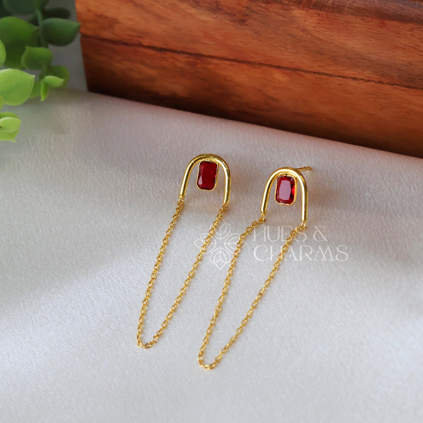 LINK CHAIN DESIGNER DROP EARRINGS- MAROON