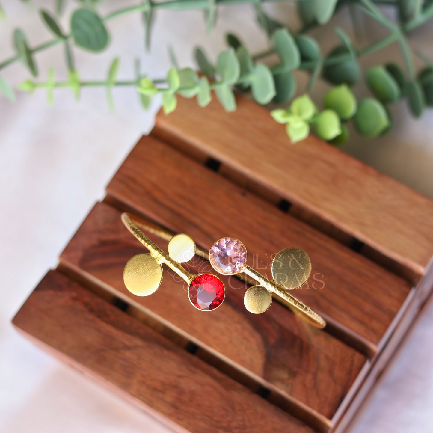 TEXTURED 2 STONE ADJUSTABLE GLOSSY BANGLE - PINK & RED