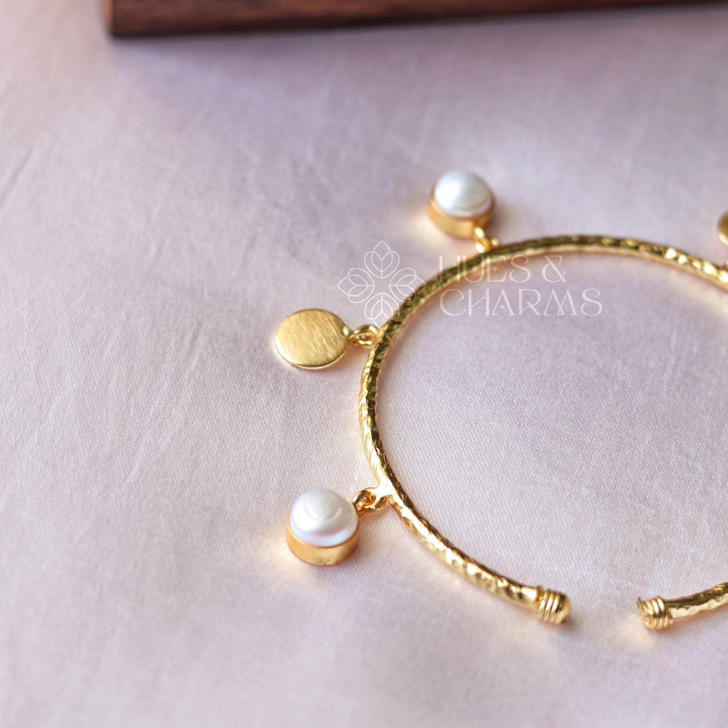 PEARL CHARM ADJUSTABLE BANGLE