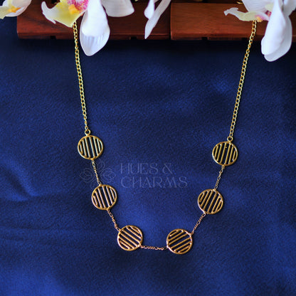 GOLDEN CIRCLE NECKLACE