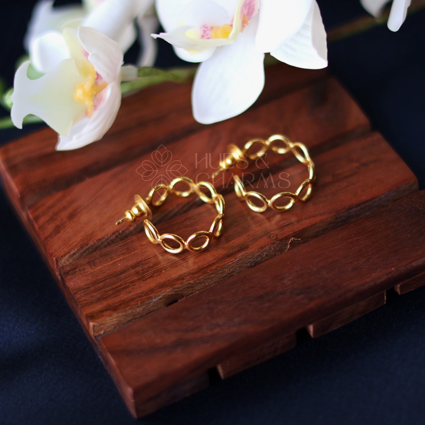 CHAIN DESIGN HOOP EARRINGS