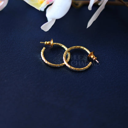 GOLDEN TEXTURED HOOP EARRINGS