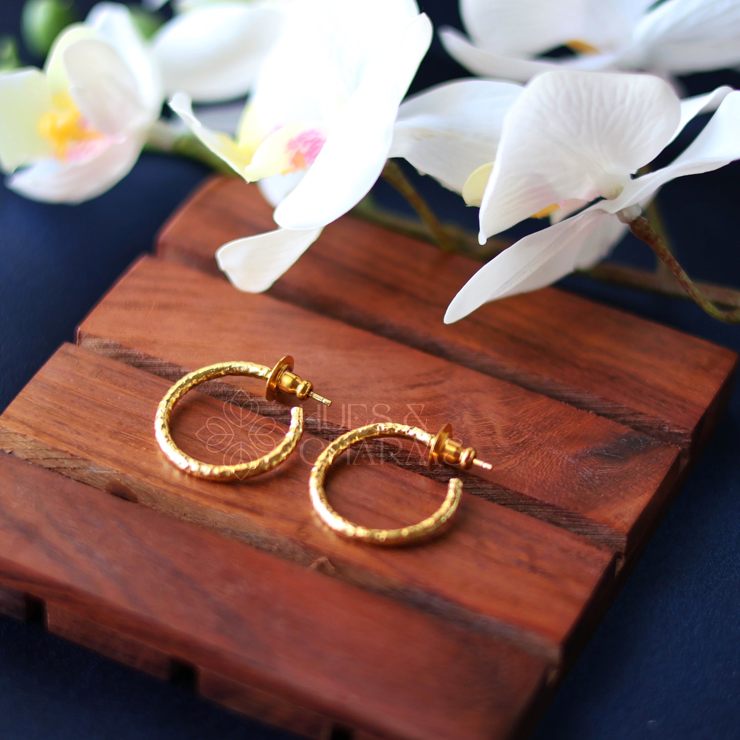 GOLDEN TEXTURED HOOP EARRINGS