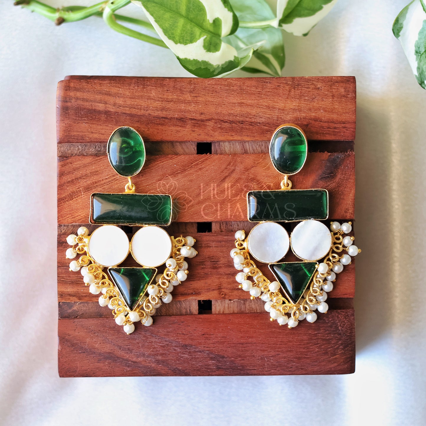 PRECIOUS STATEMENT EARRINGS WITH MOP -GREEN