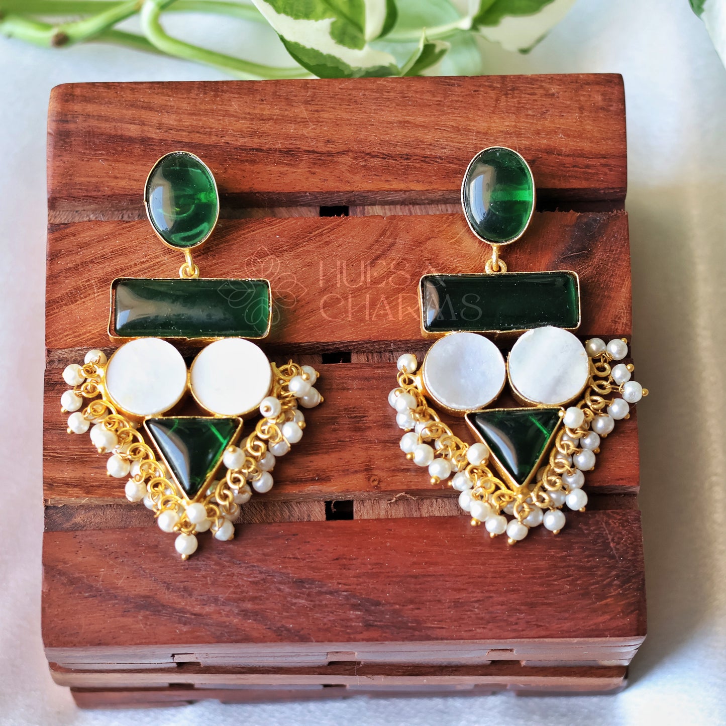 PRECIOUS STATEMENT EARRINGS WITH MOP -GREEN