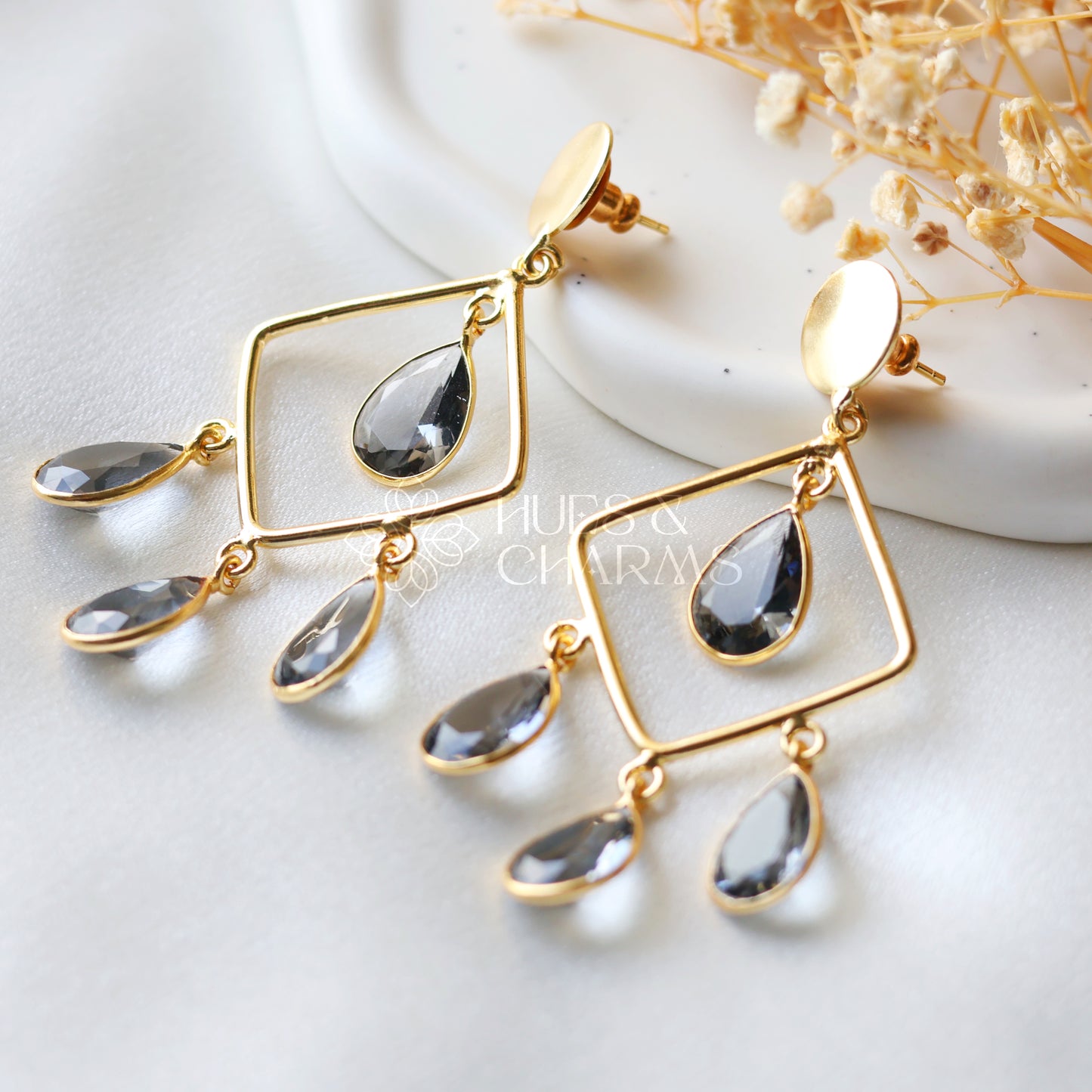 ROYAL GLOSSY RAINDROP EARRING - GREY