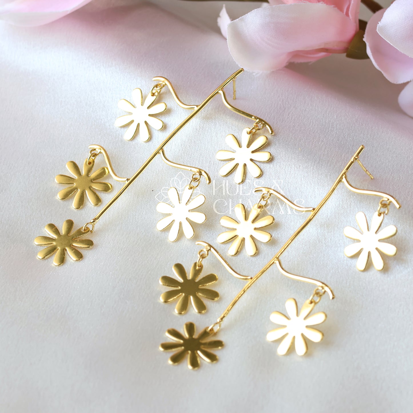 GOLDEN MULTI BRANCH DAISY FLOWER EARRING