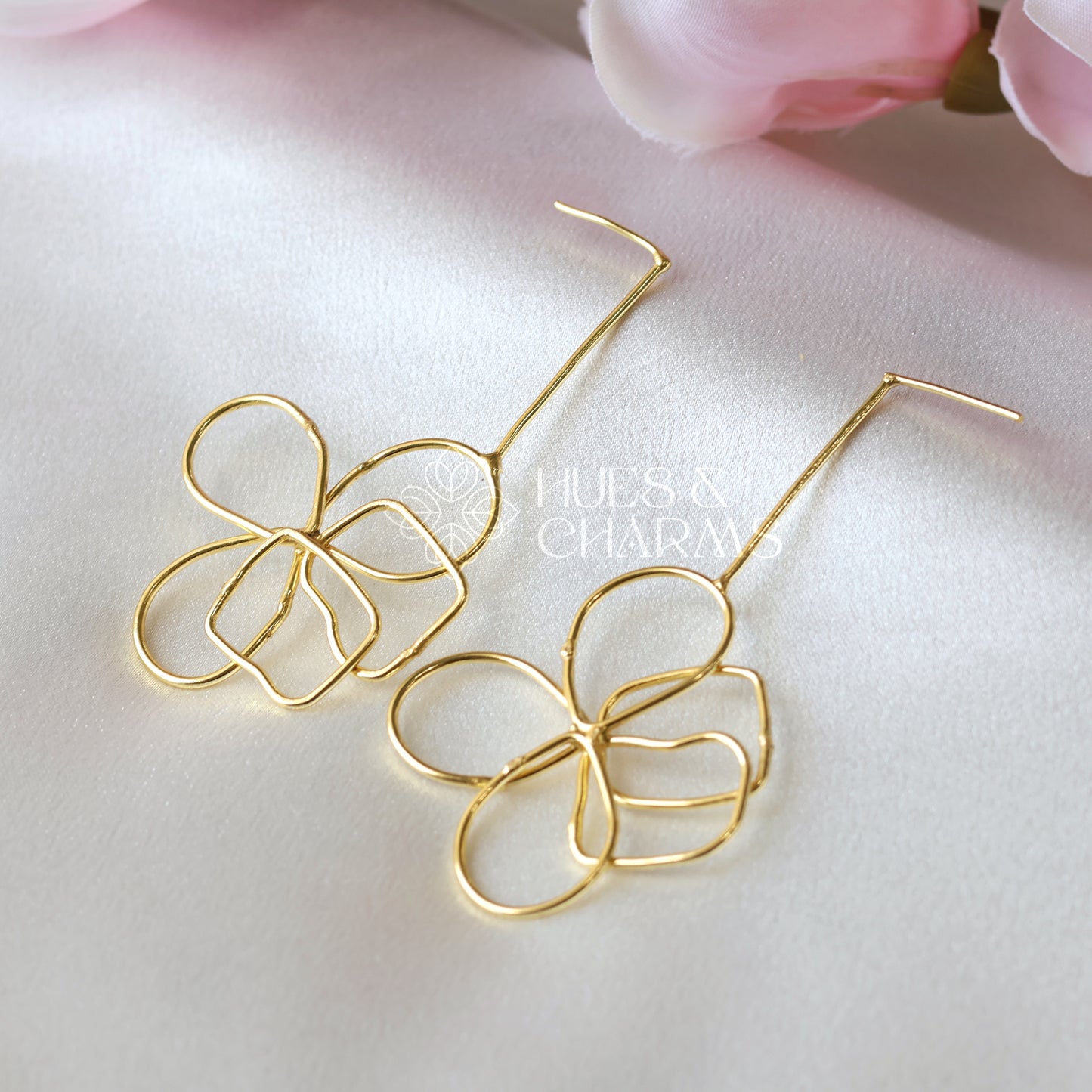 GOLDEN FLOWER DROP EARRINGS