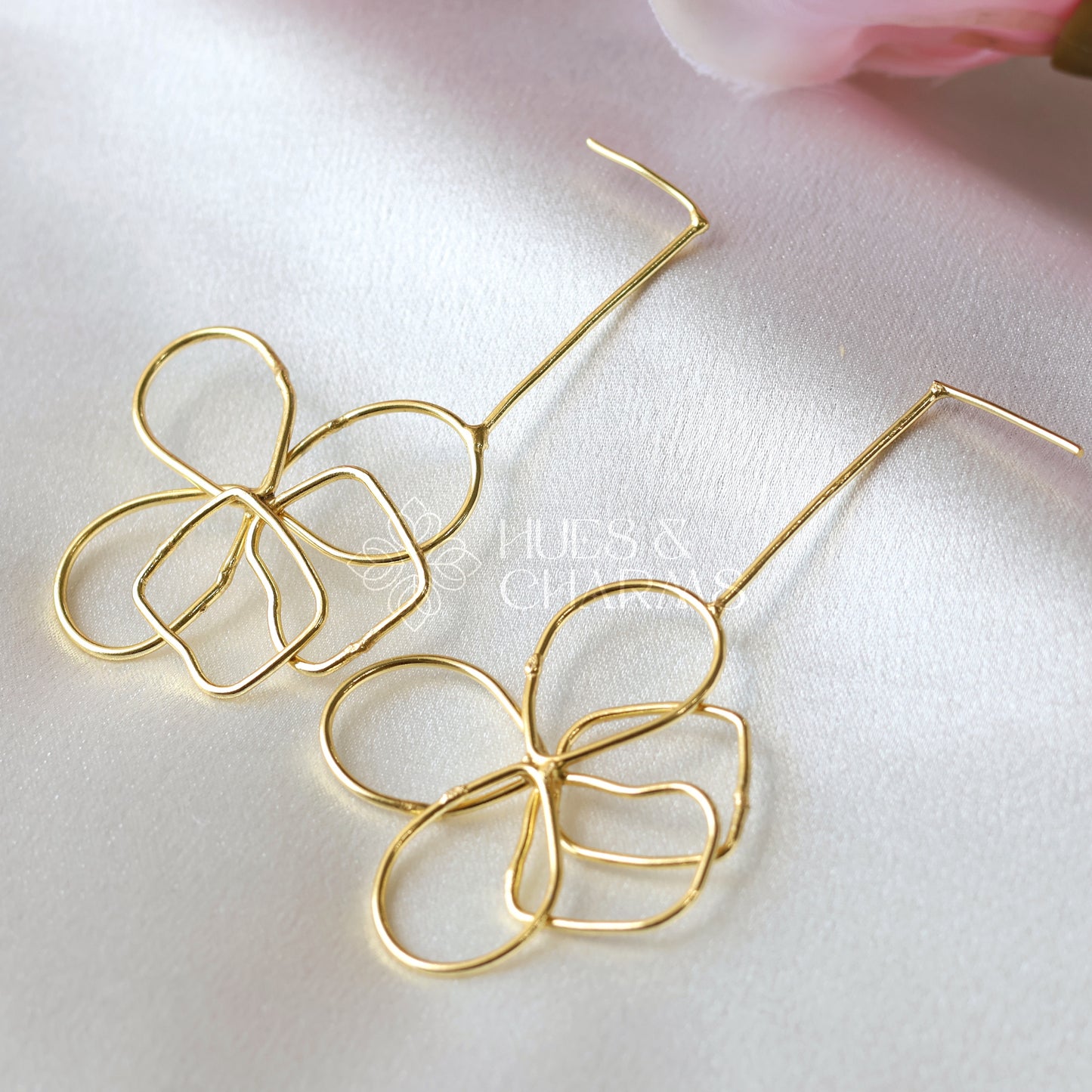 GOLDEN FLOWER DROP EARRINGS