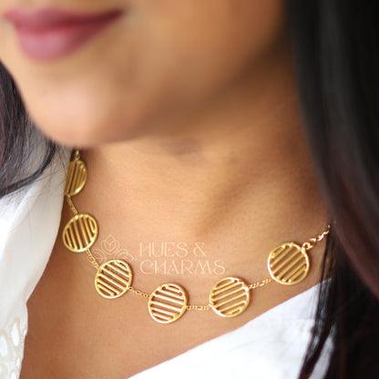 GOLDEN CIRCLE NECKLACE