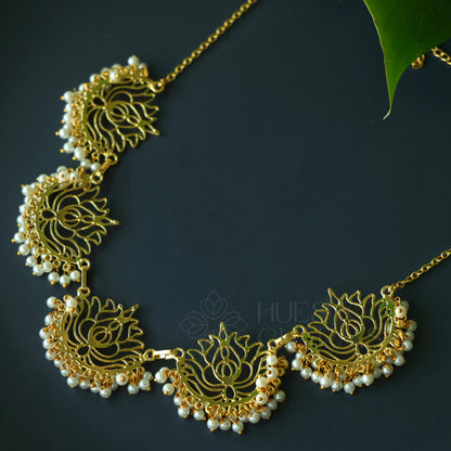 GOLDEN LOTUS NECKLACE WITH PEARLS
