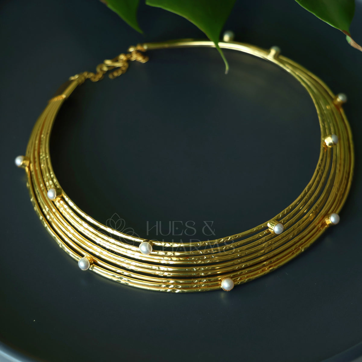 GOLDEN ORBIT PEARL STATEMENT NECK CUFF