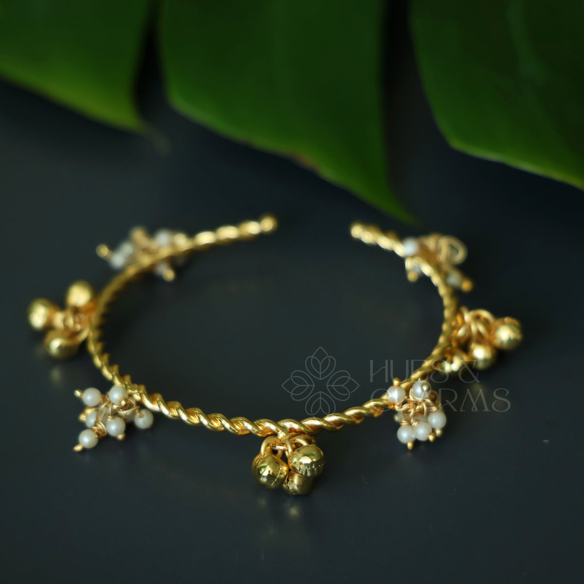 GOLDEN GHUNGAROO ADJUSTABLE BANGLE WITH PEARLS