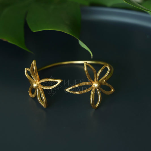 GOLDEN BLOOM  ADJUSTABLE BANGLE