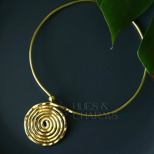 GOLDEN ELARA SPIRAL STATEMENT NECK CUFF