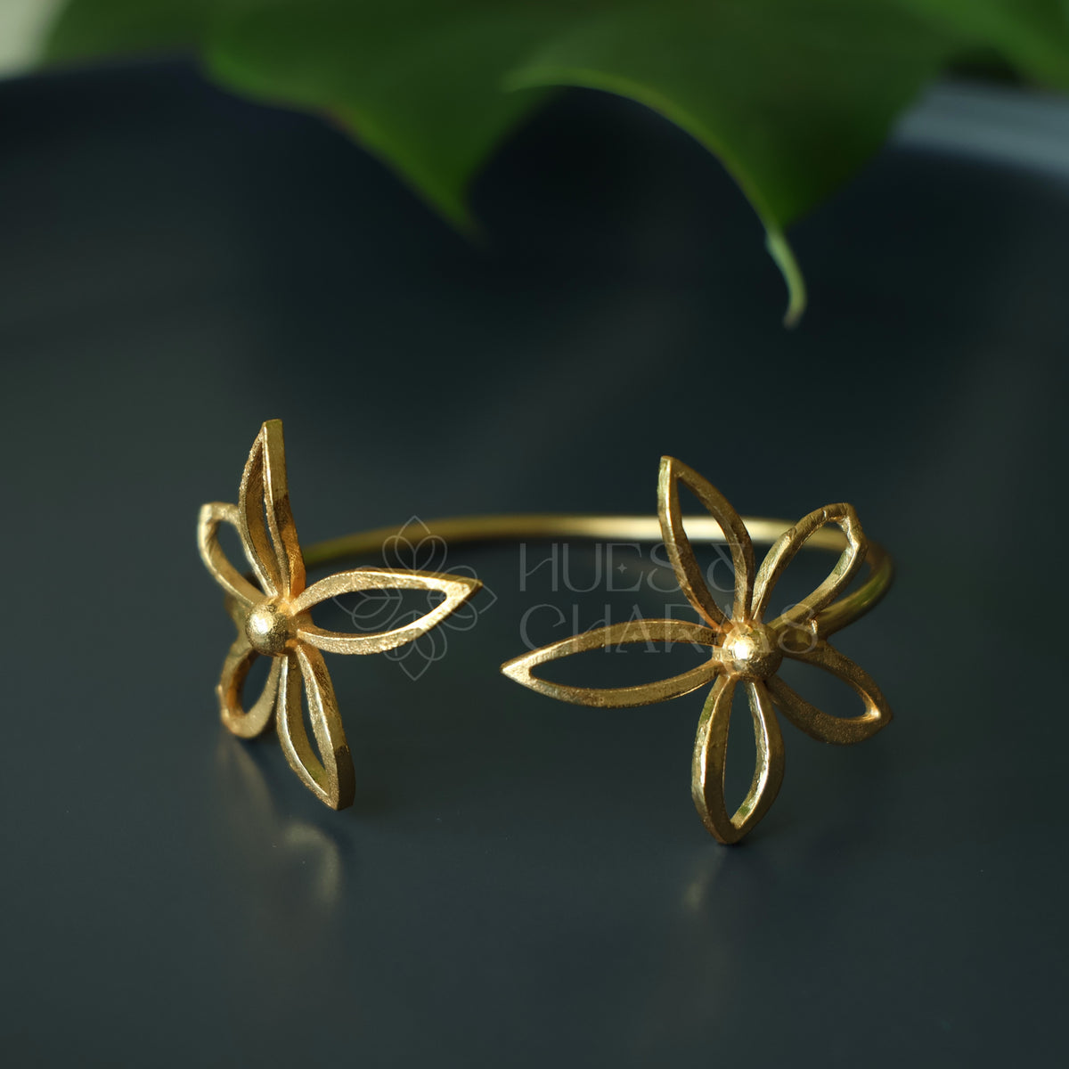 GOLDEN BLOOM  ADJUSTABLE BANGLE