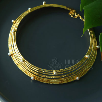 GOLDEN ORBIT PEARL STATEMENT NECK CUFF