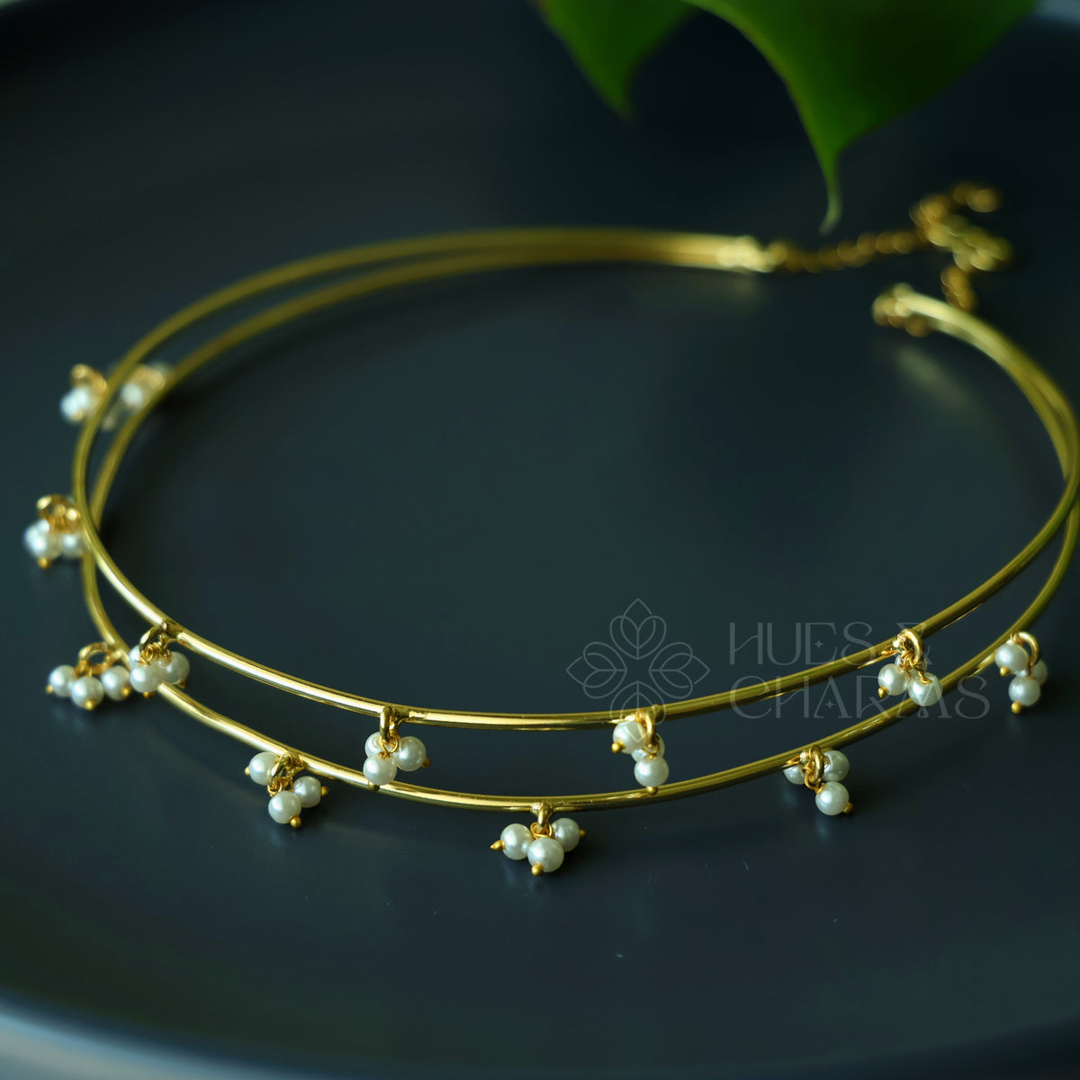 GOLDEN TWO LAYER PEARL DEWDROP NECK CUFF