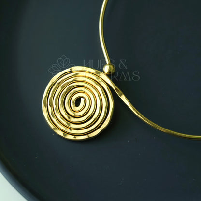 GOLDEN ELARA SPIRAL STATEMENT NECK CUFF